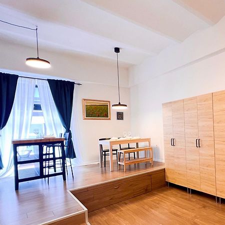 Aumetz Square Apartment 伊德里亚 外观 照片