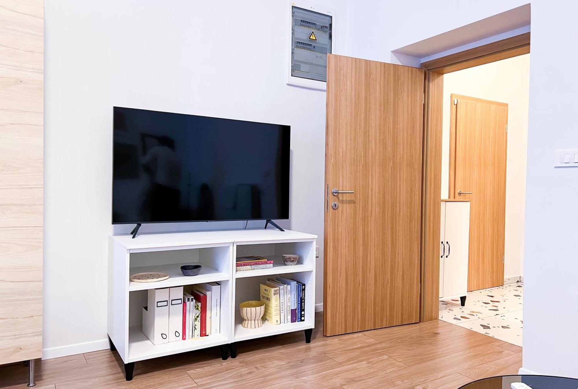 Aumetz Square Apartment 伊德里亚 外观 照片