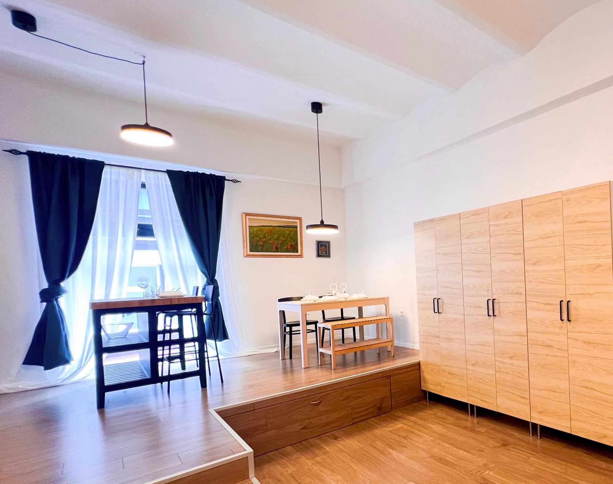 Aumetz Square Apartment 伊德里亚 外观 照片